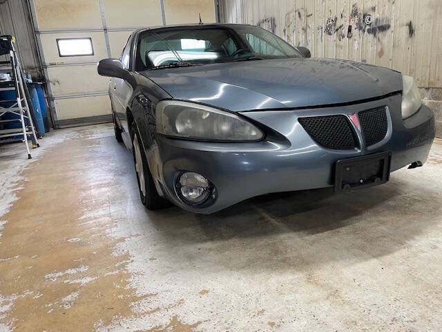 Used 2005 Pontiac Grand Prix GP with VIN 2G2WP522751212637 for sale in Farina, IL
