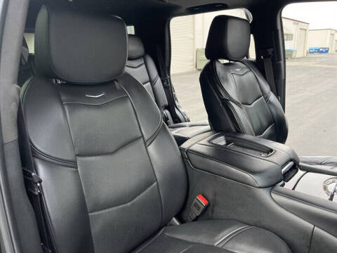 2017 Cadillac Escalade Platinum