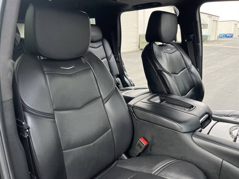 2017 Cadillac Escalade Platinum