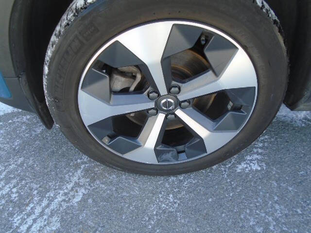 2024 Volvo XC40 B5 Plus Dark Theme