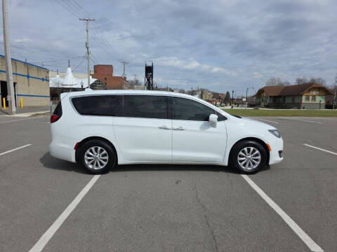 2018 Chrysler Pacifica Touring Plus