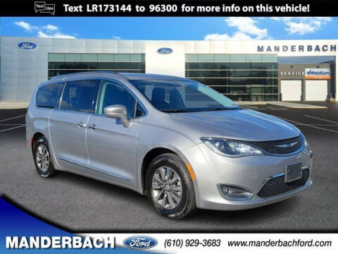 2020 Chrysler Pacifica for sale at Capital Group Auto Sales & Leasing in Freeport NY