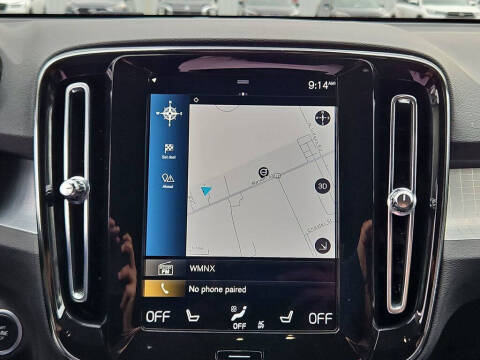 2022 Volvo XC40 T5 Momentum