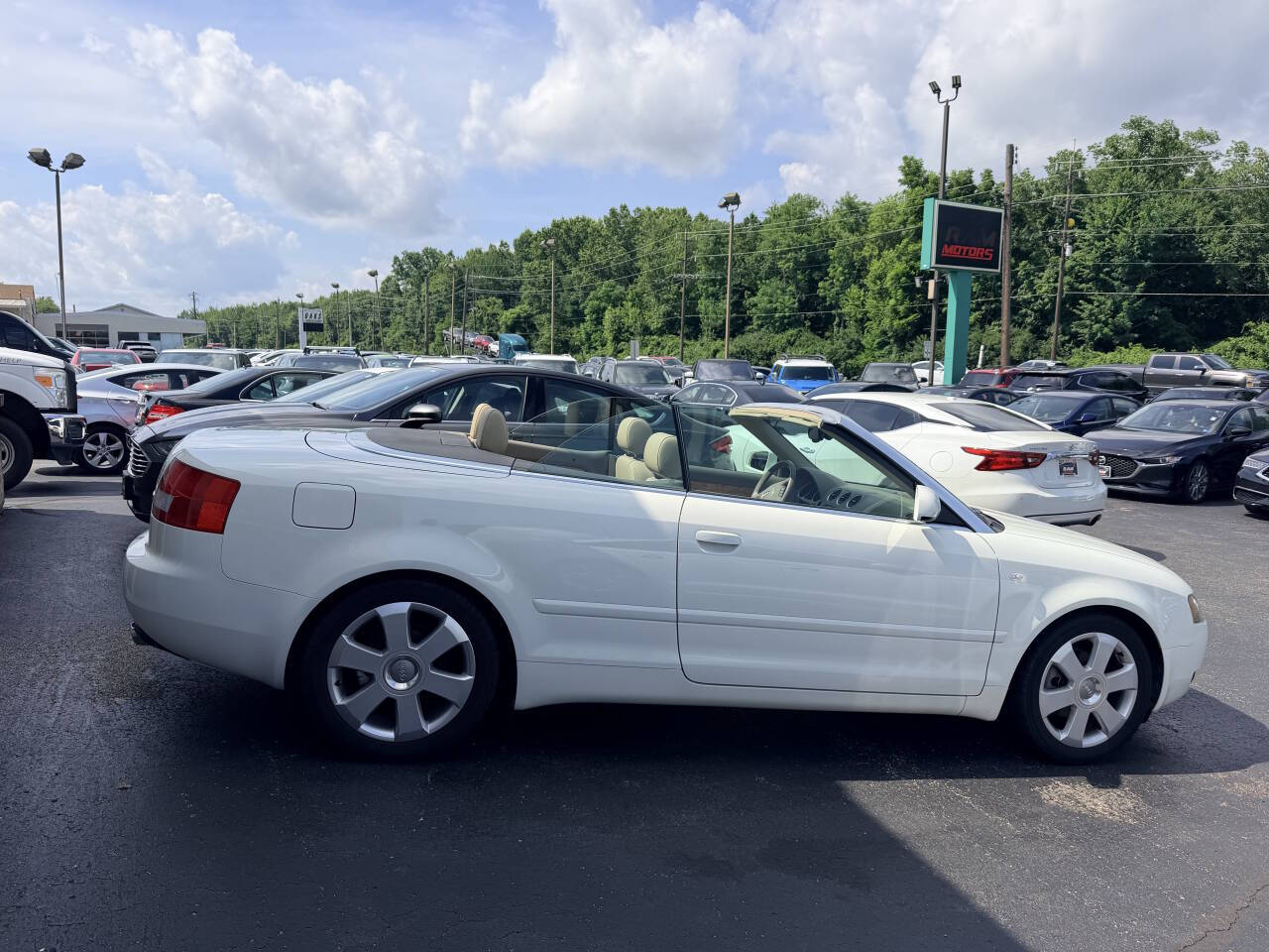View vehicle photo 7