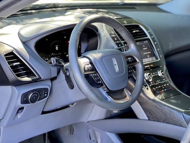 2019 Lincoln Nautilus Reserve