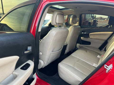 2011 Dodge Avenger Lux