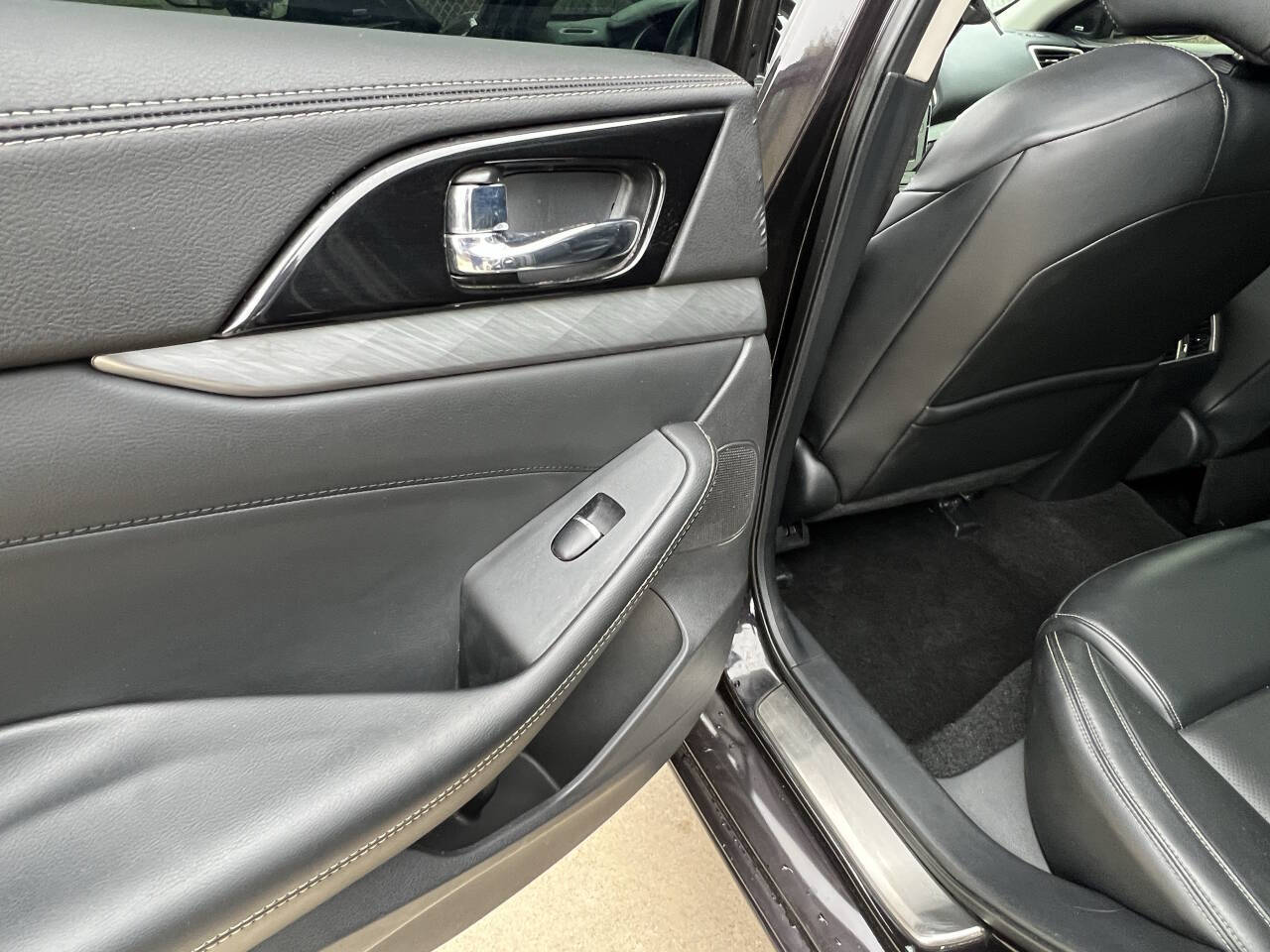 Used Car 2017 Nissan Maxima  3.5 Sl 4dr Sedan For Sale Under $10,000 In Austin, Texas