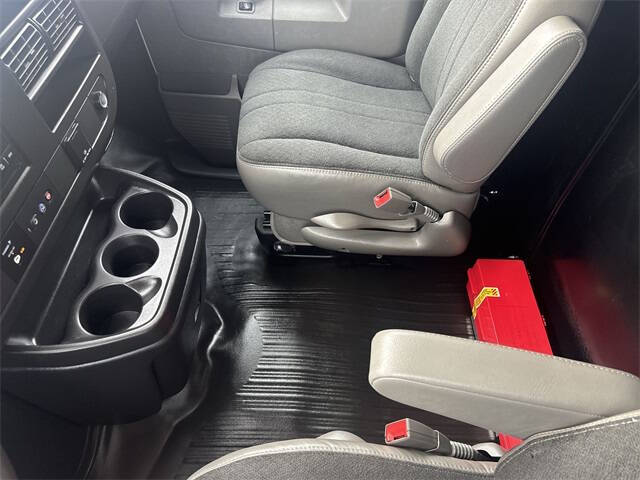 2023 GMC Savana 2500