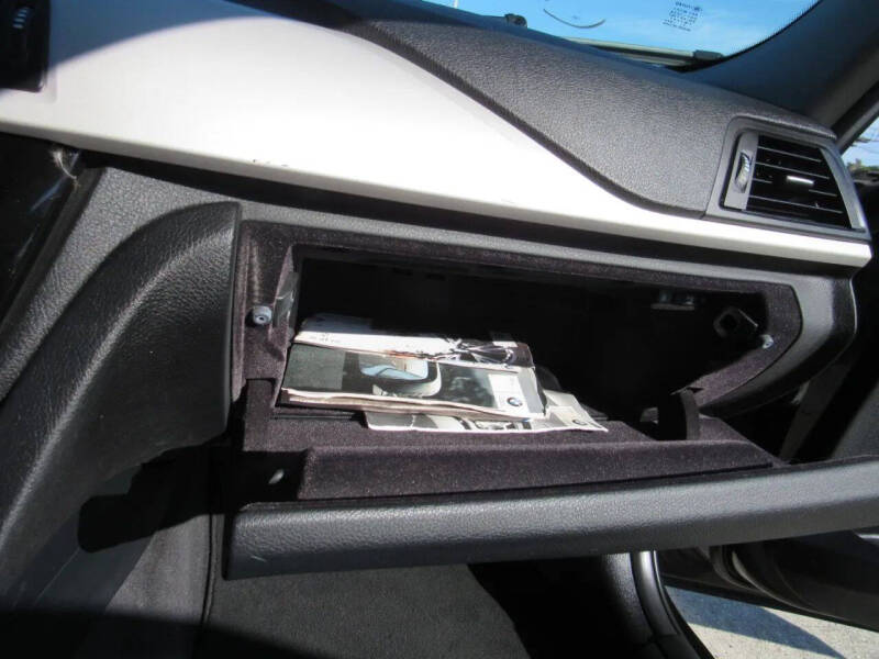 2017 BMW 3 Series 320i xDrive