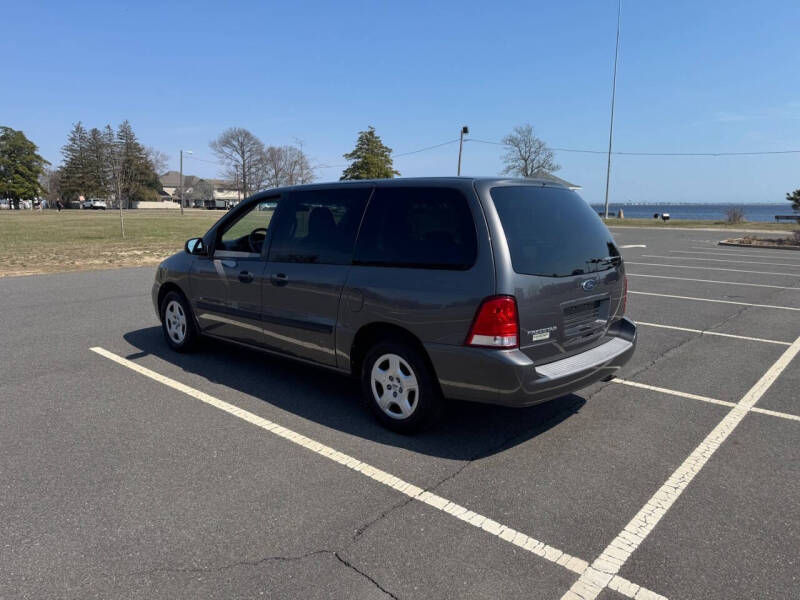 2004 Ford Freestar S