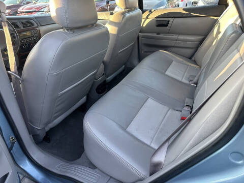 2005 Ford Taurus SEL