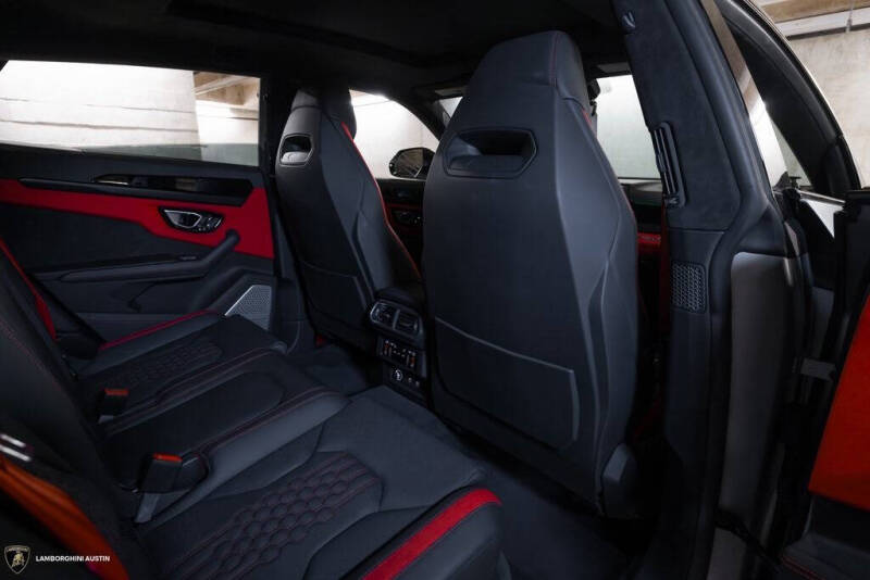 2023 Lamborghini Urus S