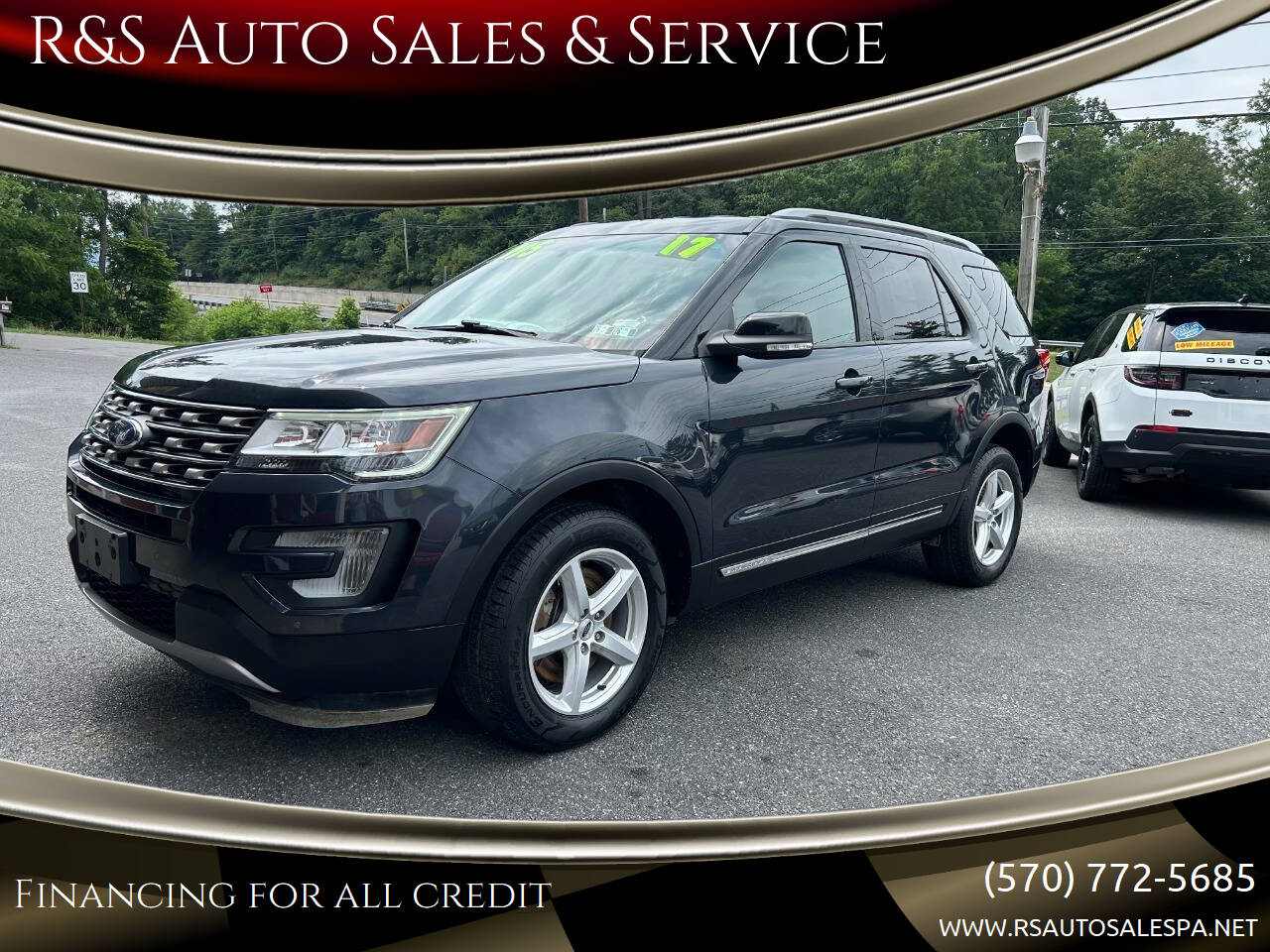  2017 Ford Explorer XLT AWD   