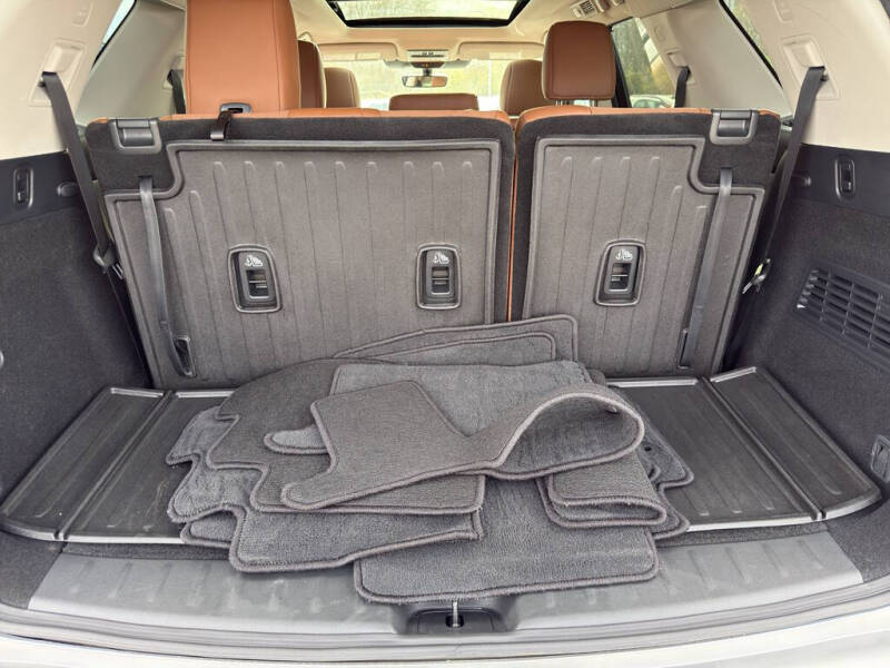 2025 Nissan Pathfinder Platinum