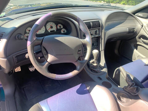 2004 Ford Mustang SVT Cobra