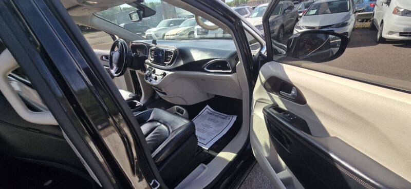 2017 Chrysler Pacifica Touring Plus