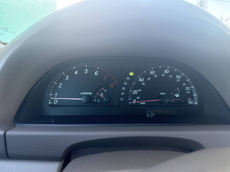 2004 Toyota Camry LE