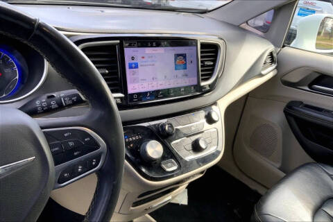 2022 Chrysler Pacifica Touring L