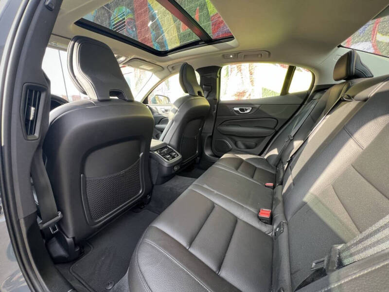 2023 Volvo S60 B5 Ultimate Bright Theme