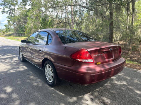 2005 Ford Taurus SE