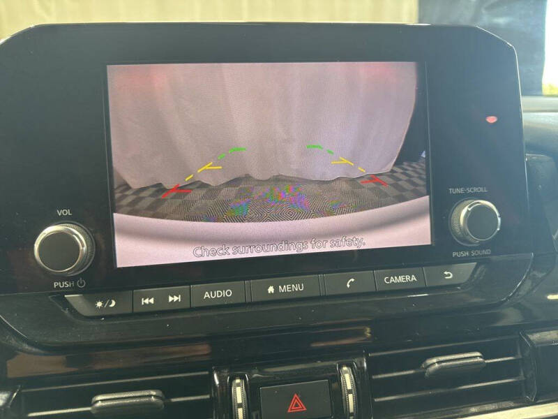 2022 Nissan Pathfinder SV