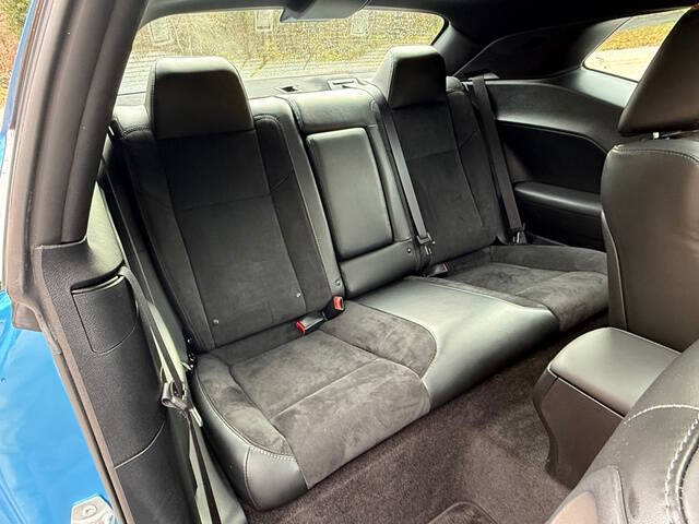 2016 Dodge Challenger 392 HEMI Scat Pack Shaker