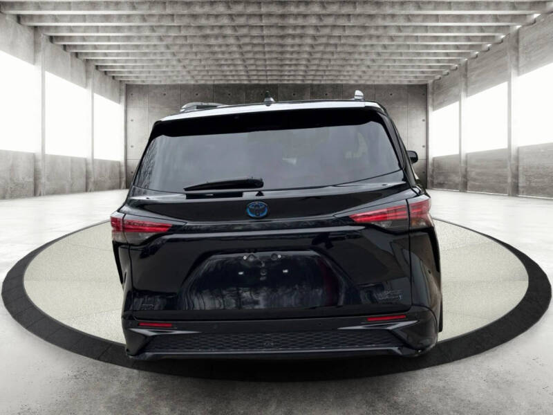 2024 Toyota Sienna XSE 7-Passenger