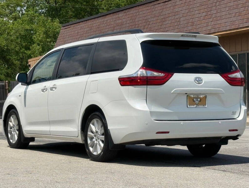 2017 Toyota Sienna