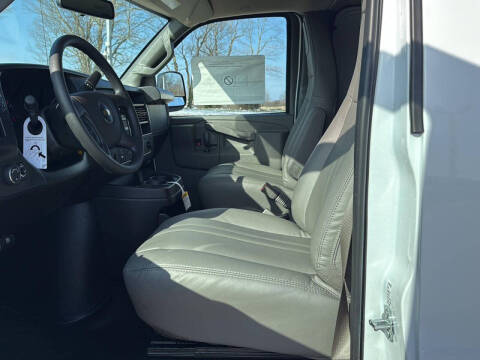 2025 Chevrolet Express 2500