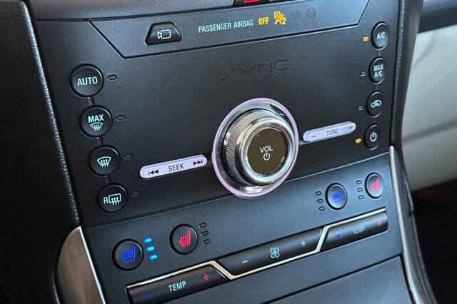 2020 Ford Edge Titanium