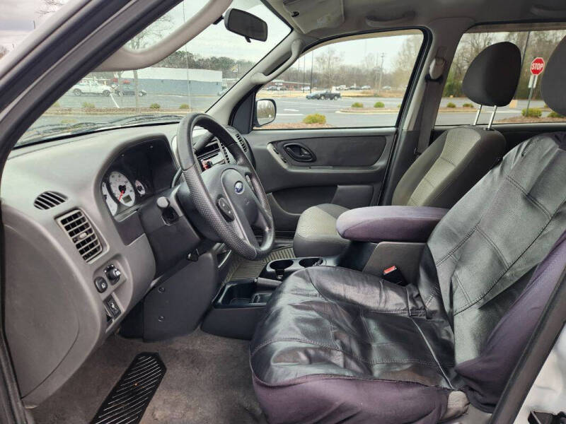 2004 Ford Escape XLT