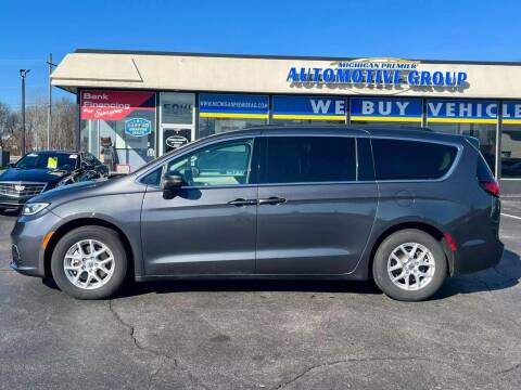 2022 Chrysler Pacifica for sale at BIG JAY'S AUTO SALES in Shelby Township MI