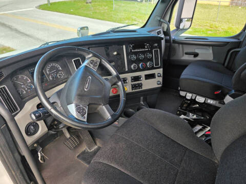 2023 Freightliner Cascadia