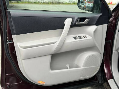 2013 Toyota Highlander Plus