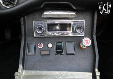 1975 MG B