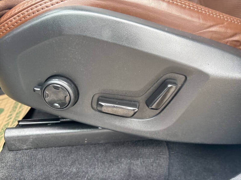 2024 Volvo XC90 Recharge T8 Ultimate Bright Theme 7P