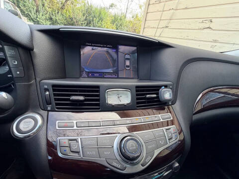 2015 Infiniti Q70 3.7