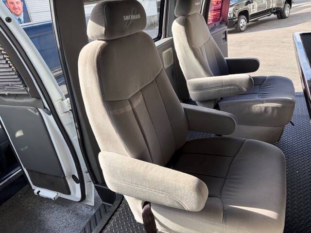 2006 Ford E-Series E-250 SD