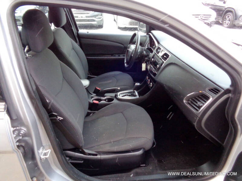 2014 Chrysler 200 LX