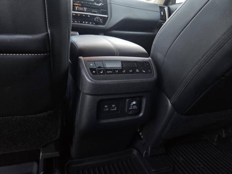 2024 Nissan Pathfinder Platinum