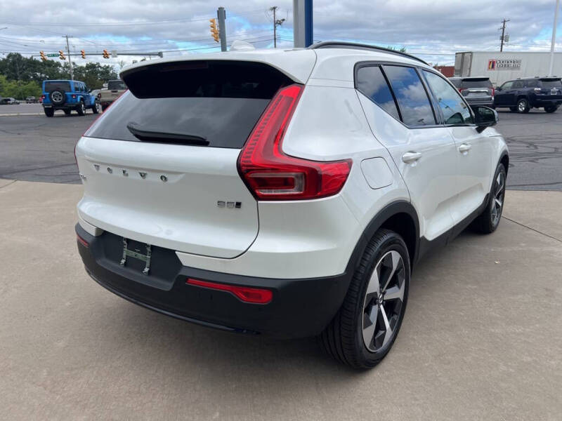 2026 Volvo XC40 B5 Plus