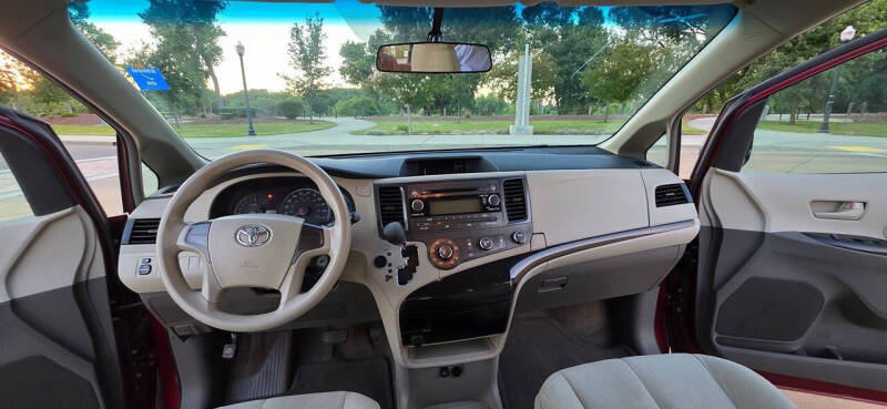 2014 Toyota Sienna L 7-Passenger