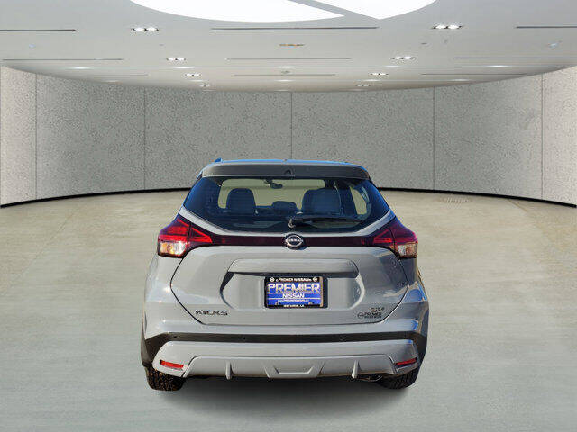 2024 Nissan Kicks SR