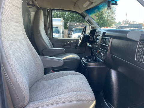 2017 Chevrolet Express 2500