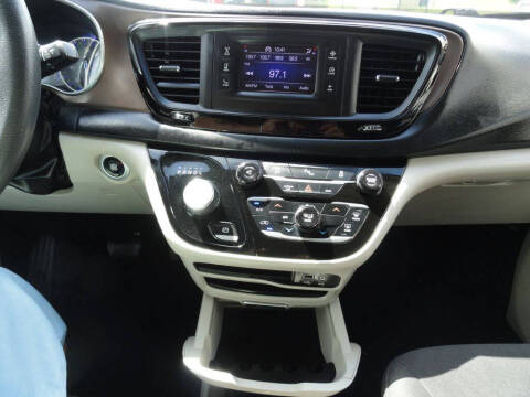 2017 Chrysler Pacifica LX