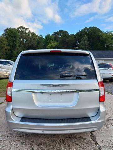 2011 Chrysler Town and Country Touring-L