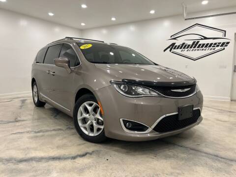 2017 Chrysler Pacifica for sale at Auto House of Bloomington in Bloomington IL