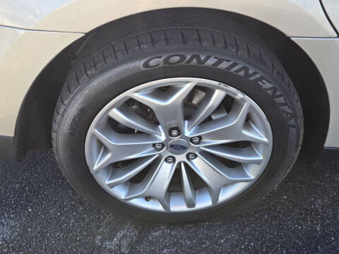 2018 Ford Taurus Limited