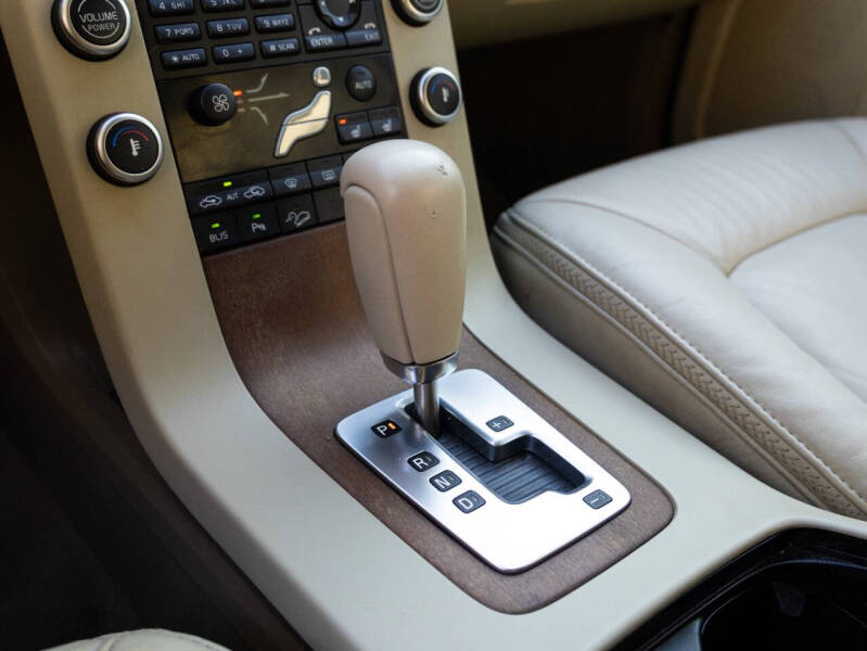 2010 Volvo XC70 3.2