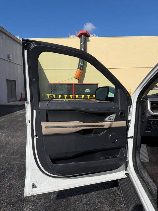 2023 Ford Expedition MAX XLT